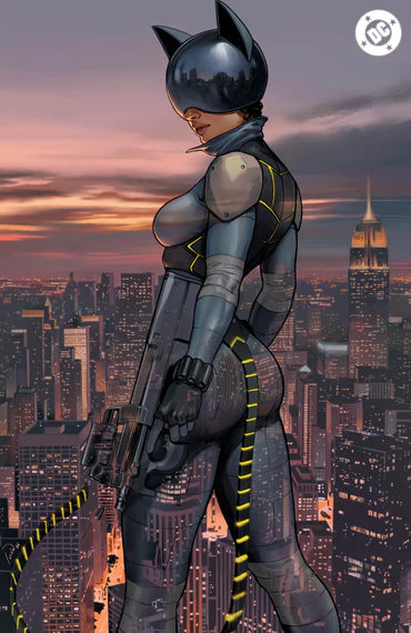 DAMAGED - ABSOLUTE CATWOMAN #1 IVAN TALAVERA 616 COMICS Virgin FOIL Variant C LTD 1000