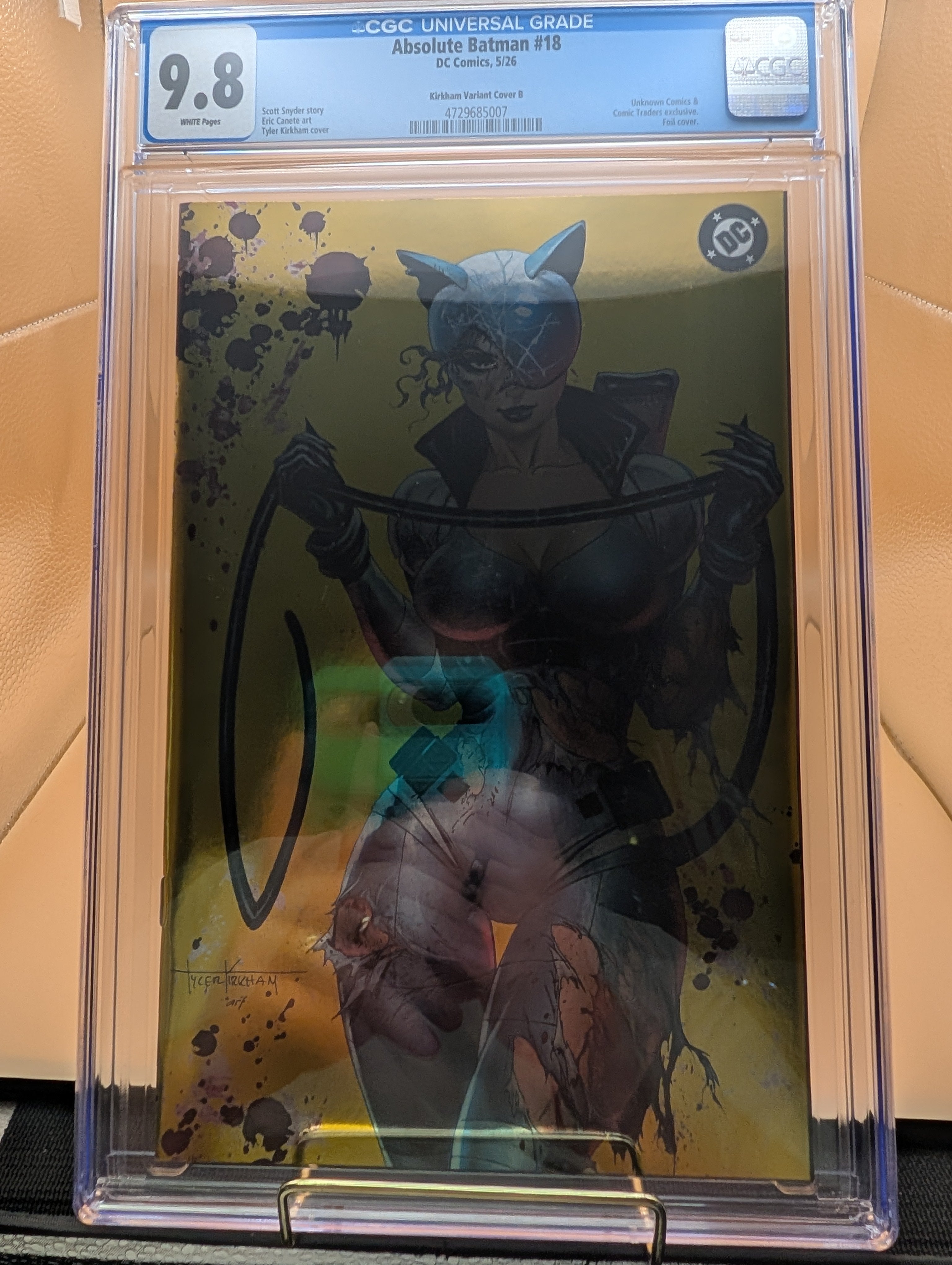 Absolute Batman #18 Absolute Catwoman Tyler Kirkham Gold Foil CGC Graded 9.8